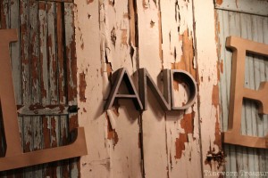 Timeworn Treasures "Lenny & Eva" jewelry display